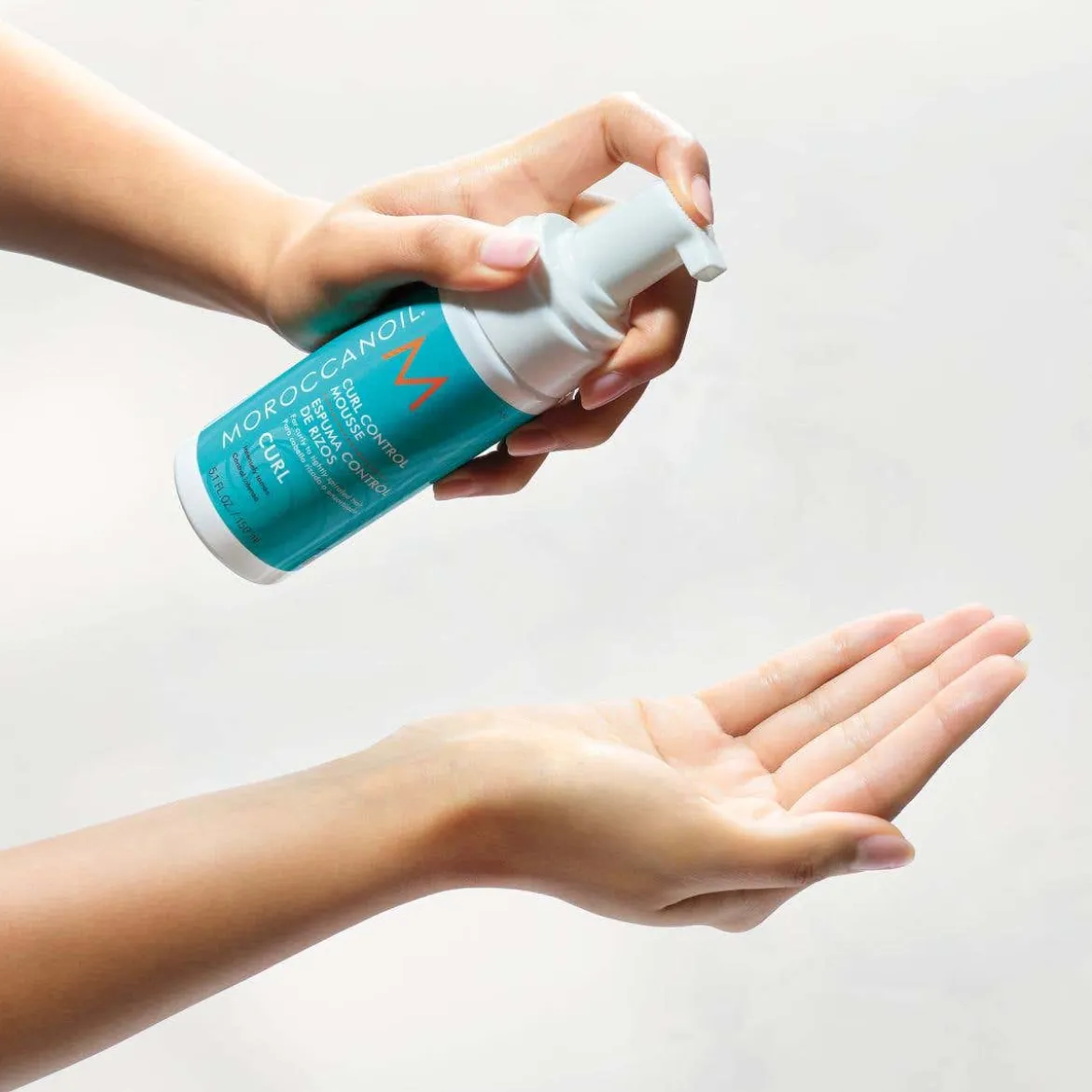 Curl Control Mousse modella ricci