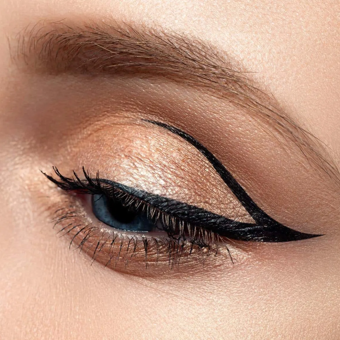 Dip Liner Shiny Eyeliner