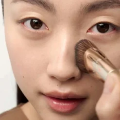 Gua Sha-Inspired Foundation Brush