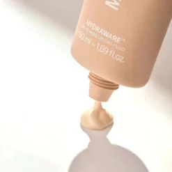 Hydraware™ Fluido idratante SPF50