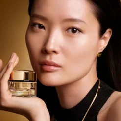 Re-Nutriv Ultimate Diamond brilliance eye cream